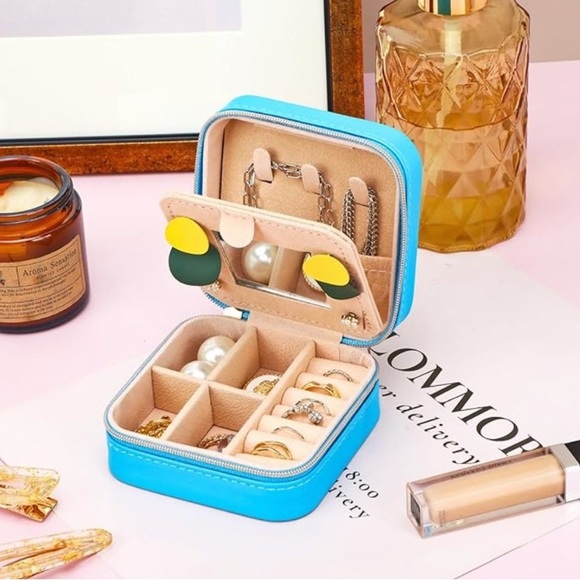 unbranded Other - Travel jewelry box